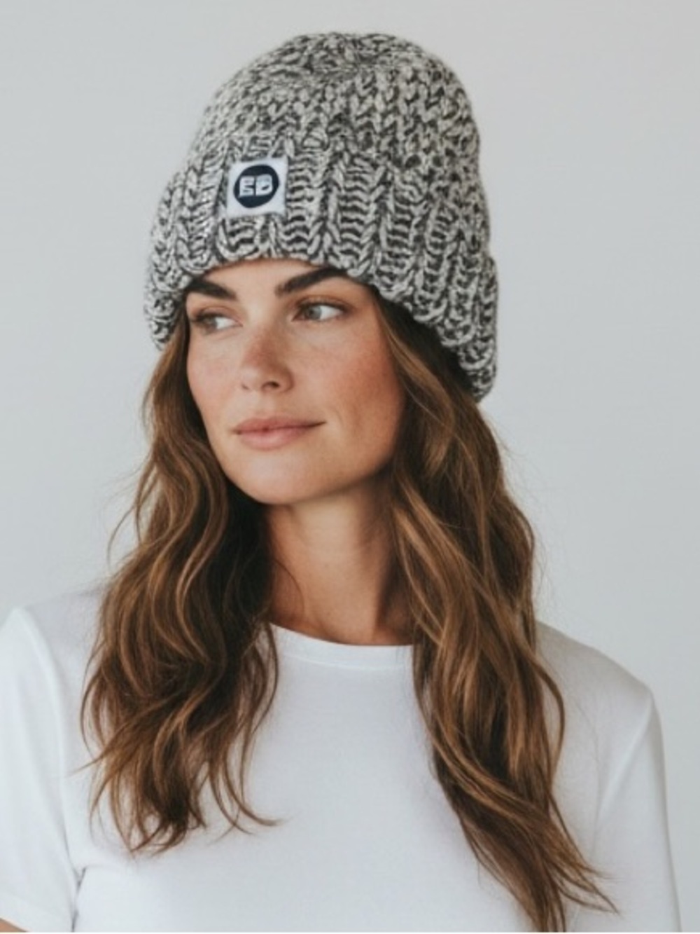 EDDIE BAUER ladies winter cap NWOT one size, gray, and white super soft and warm - Picture 7 of 7